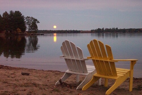 Fabulous Waterfront Sparrow Lake Resort Available May 31 to June 7