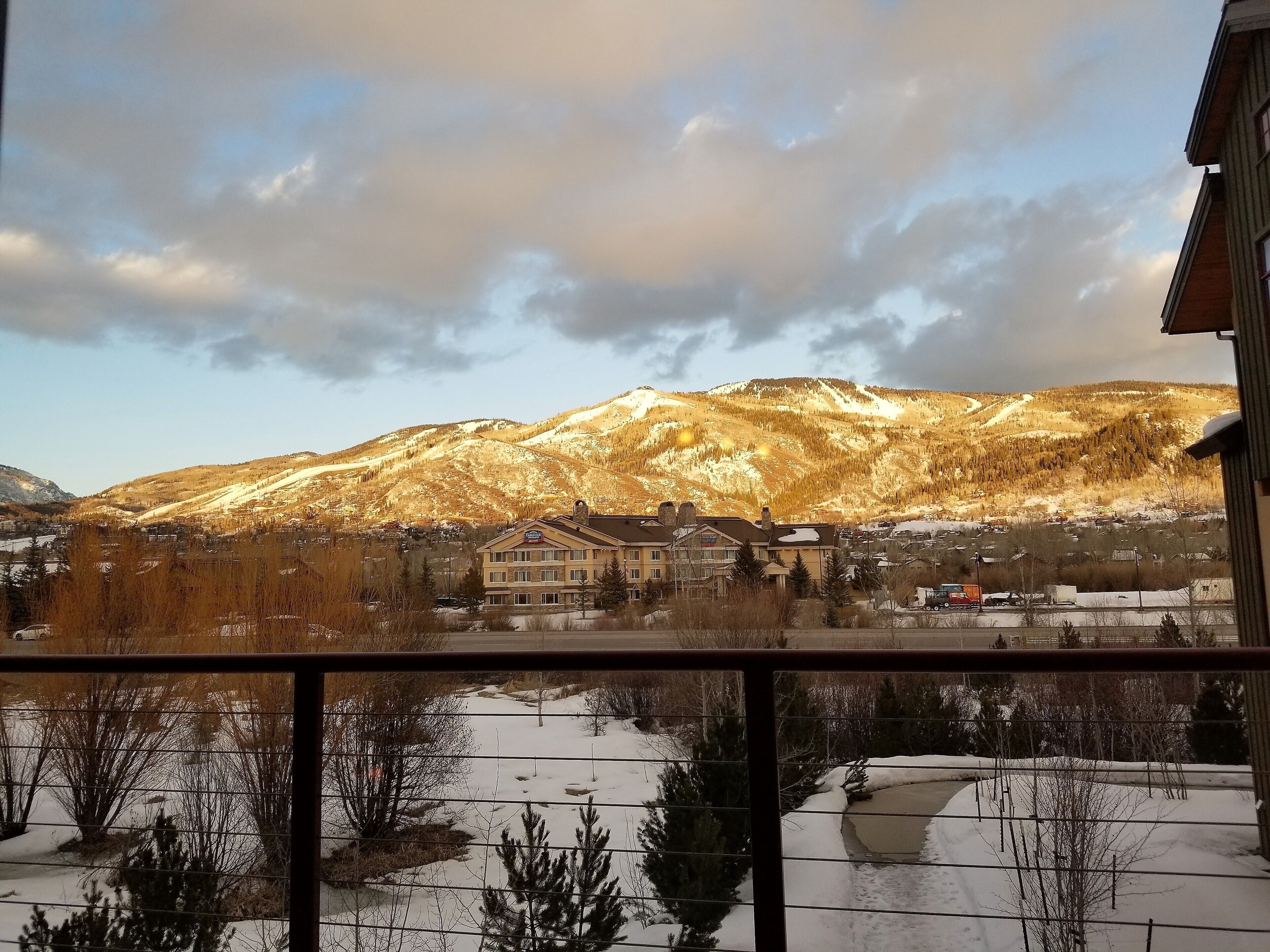 New Private Luxury House with Spectacular Ski Area Views, 2 Master Suites