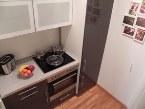 Geladeira, fogão, cooktop, lava-louças