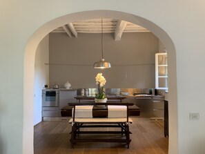 Réfrigérateur, four, plaque de cuisson, lave-vaisselle