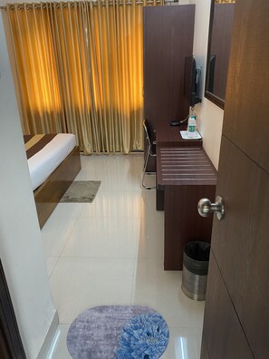 Comfort Room, City View