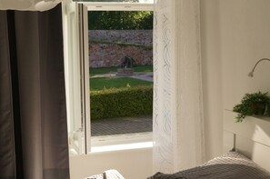 2 عدّة غرف نوم وواي فاي مجانًا وملاءات أسرّة