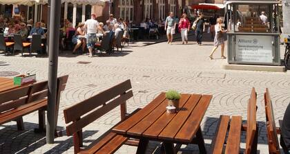 Ruhiges LOFT STYLE Apartment 5* in Altstadt mit 42m Terrasse