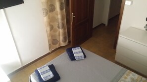 4 slaapkamers, een bureau, geluiddichte muren