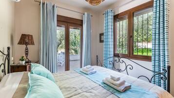 5 dormitorios, caja fuerte, tabla de planchar con plancha y wifi