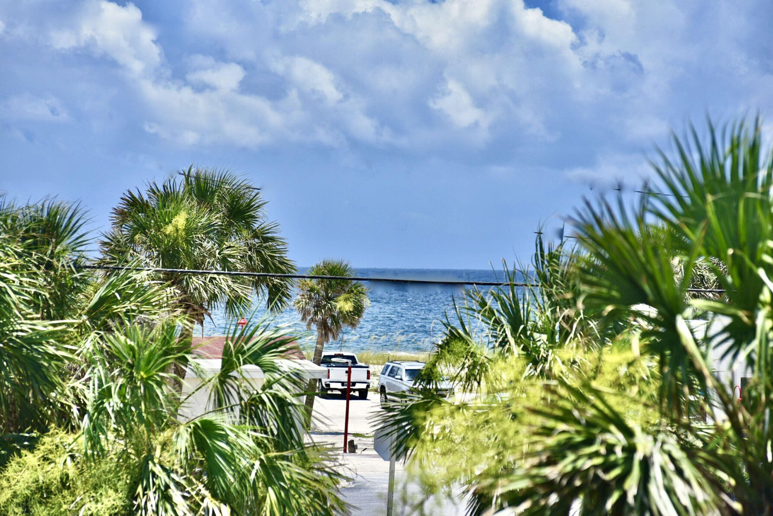 Parkeerplaatsen op het terrein, auto aanbevolen