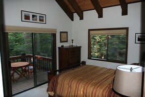 3 makuuhuonetta, silitysrauta/-lauta, Wi-Fi, vuodevaatteet