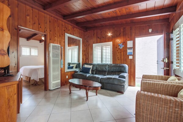 1 bedroom, iron/ironing board, travel cot, free WiFi