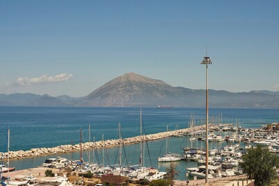 Moxy Patra Marina