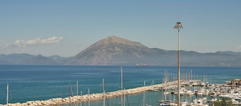 Moxy Patra Marina