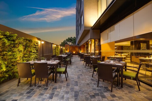 Lemon Tree Hotel Viman Nagar Pune