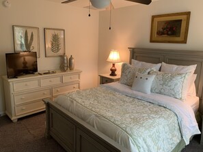 3 Schlafzimmer, Schreibtisch, Bügeleisen/Bügelbrett, WLAN