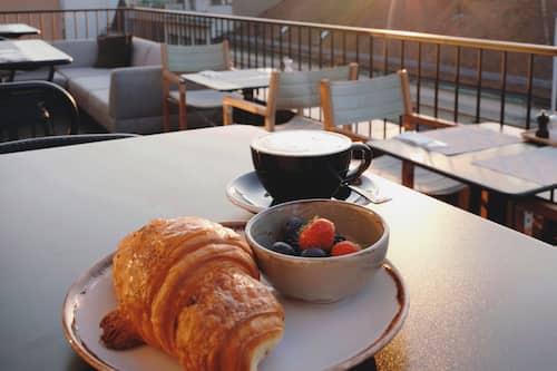 Daily buffet breakfast for a fee