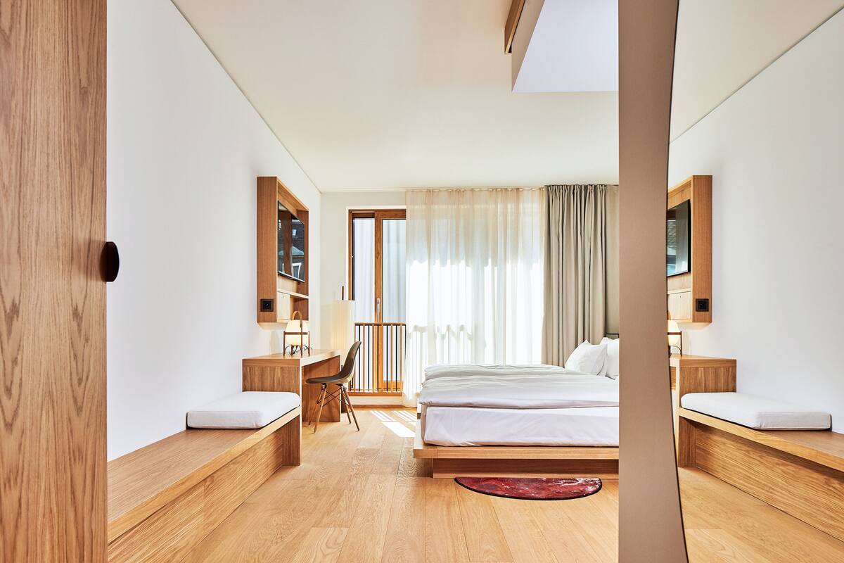 Medium Double Room | 住宿服务设施