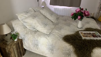 2 chambres, coffres-forts dans les chambres, bureau