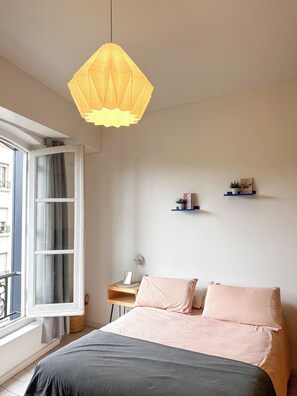 2 bedrooms, soundproofing, iron/ironing board, Internet