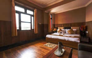 Deluxe Room With Balcony (Mountain View) - Hotel Varuni Mcleodganj  (Dharamshala)