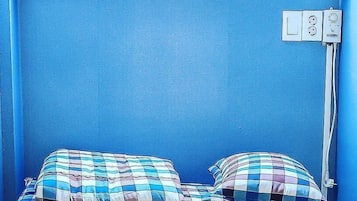 Free WiFi, bed sheets