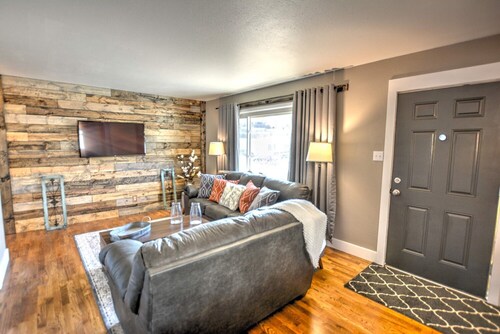 Newly Renovated 3 Bed/1 Bath - Old Colorado City, Downtown, & Garden of the Gods