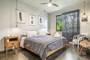 3 bedrooms, iron/ironing board, travel cot, free WiFi