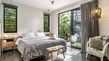 3 bedrooms, iron/ironing board, travel cot, free WiFi