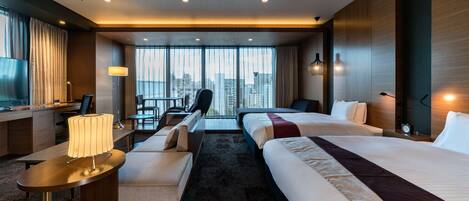 1 bedroom, premium bedding, down comforters, in-room safe
