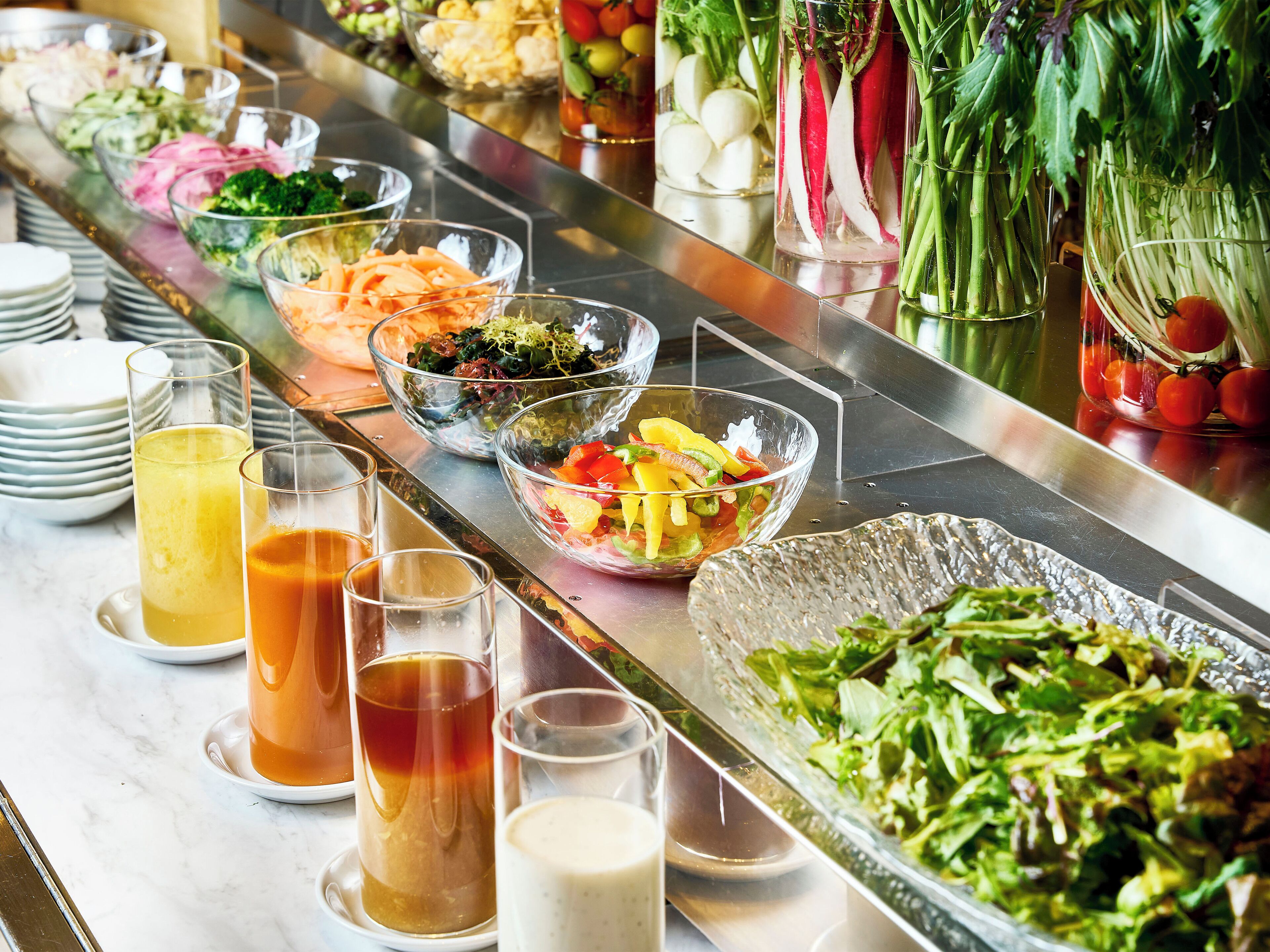 daily buffet breakfast (jpy 2500 per person)