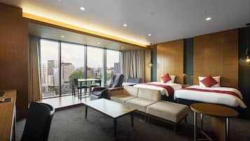 Junior Suite, Non Smoking (For 5 guests) | Premium bedding, down comforters, in-room safe, blackout drapes