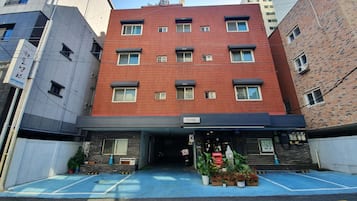 숙박 시설 정면