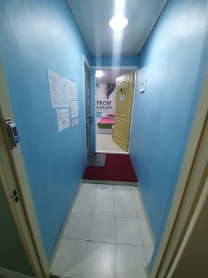 Laptop workspace, soundproofing, iron/ironing board, free WiFi
