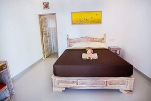 8 Schlafzimmer, Schreibtisch, WLAN