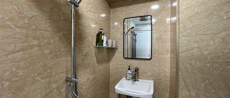City Double Room, 1 Double Bed | Bathroom | Shower, rainfall showerhead, free toiletries, hair dryer
