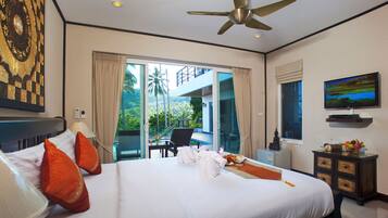 4 bedrooms, in-room safe, iron/ironing board, free WiFi