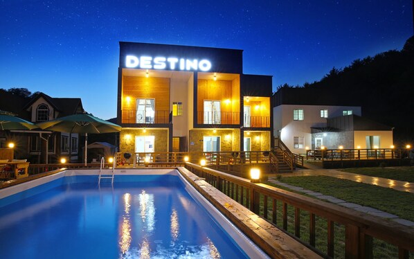 Front of property - evening/night - Destino Pension (Gyeongju)