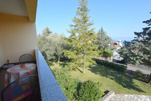 Apartment, 1 Bedroom (775) | Balcony