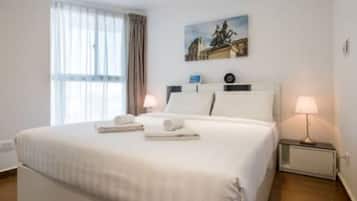 Edredons de pluma, escrivaninha, cortinas blackout, Wi-Fi de cortesia