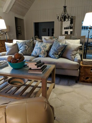 Smart TV, fireplace, DVD player, books