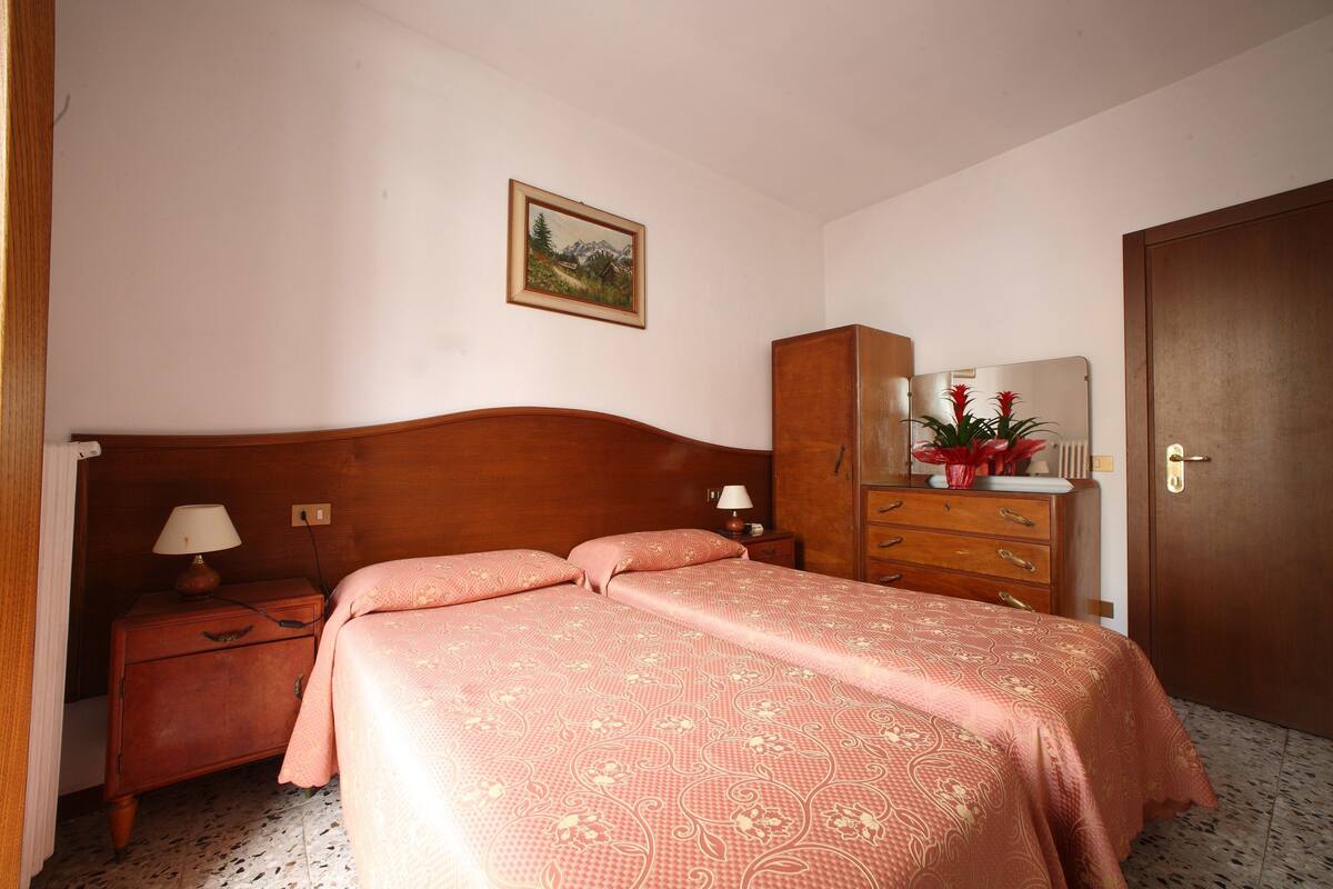 Double Room, 1 Queen Bed