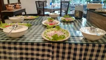 Free daily buffet breakfast