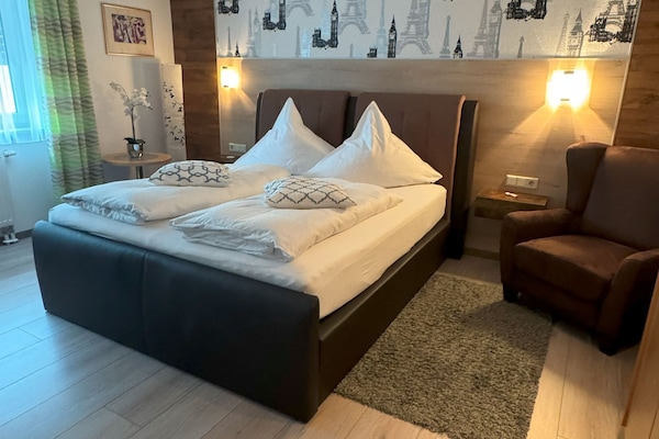 Comfort Double or Twin Room, 1 King Bed, Canal View | Hypo-allergenic bedding, individually decorated, individually furnished