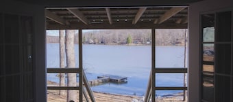 Beautiful Lakefront Cabin with Hot Tub!