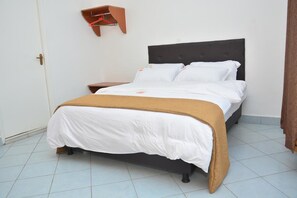 Standard-Doppelzimmer | Zimmersafe, Schreibtisch, Zustellbetten