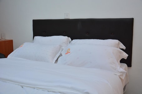 Standard Double Room | In-room safe, desk, rollaway beds