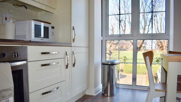 2 bedrooms, iron/ironing board, free WiFi, bed sheets - Modern & Renovated 2 Bedroom Flat in Rathmines (Dublin)