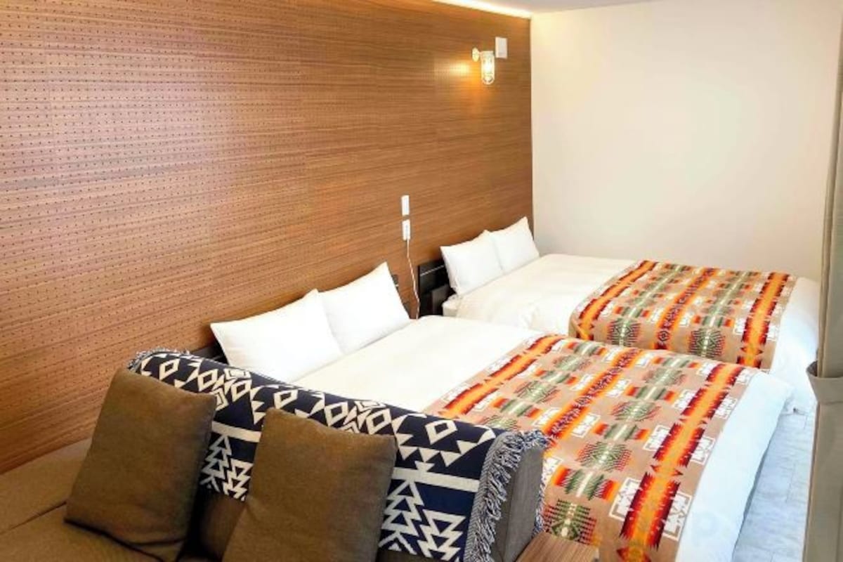2 bedrooms, WiFi (free), bed sheets
