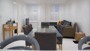 Living room - Modern Flat Close to Marble Arch (London)
