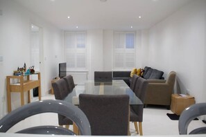 Living room - Modern Flat Close to Marble Arch (London)