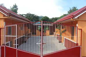 Entrée de l’hébergement