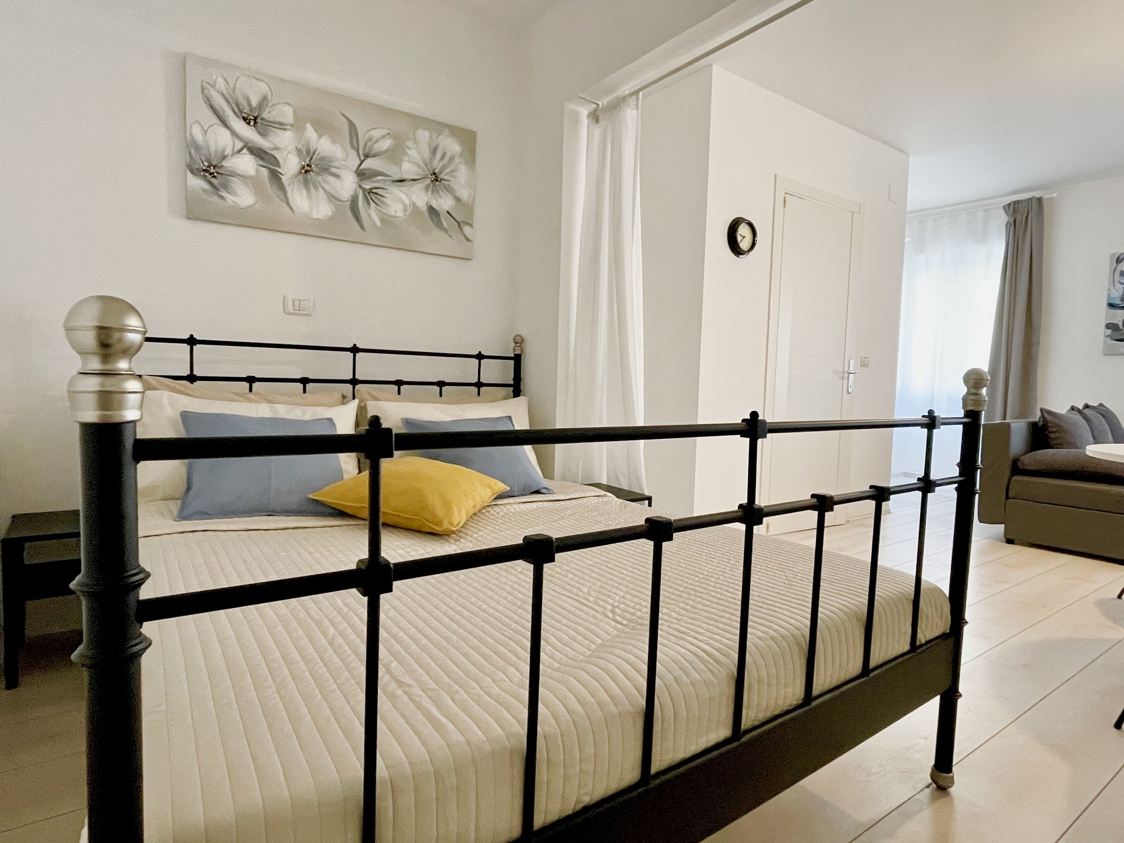 Classic Studio | In-room safe, desk, iron/ironing board, WiFi (free)