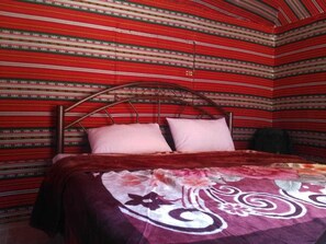 Double or Twin Room | Bed sheets - Rum Road - Hostel (Wadi Rum)